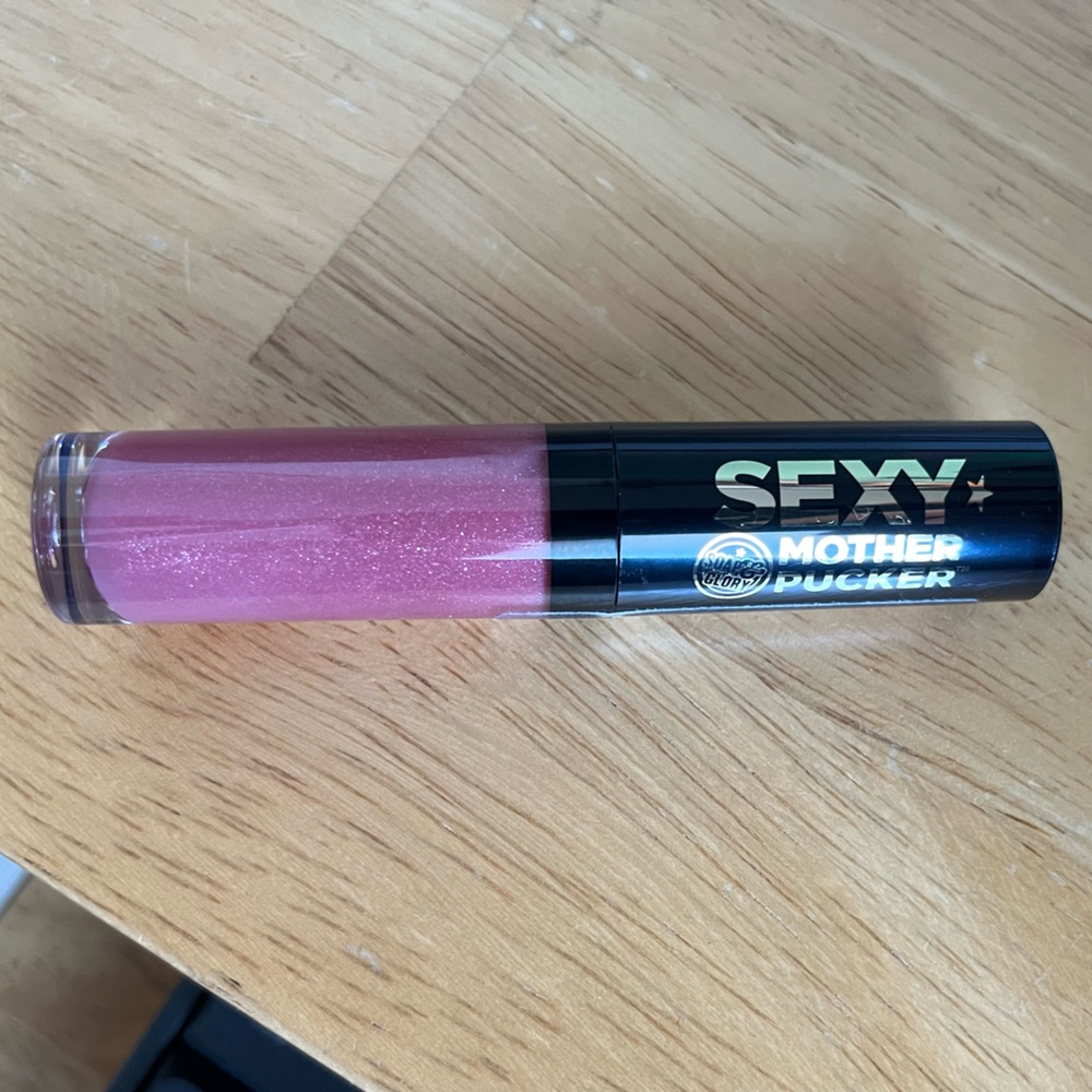 Sexy Mother Pucker Lip Plumping Gloss Plumps Up 4mL